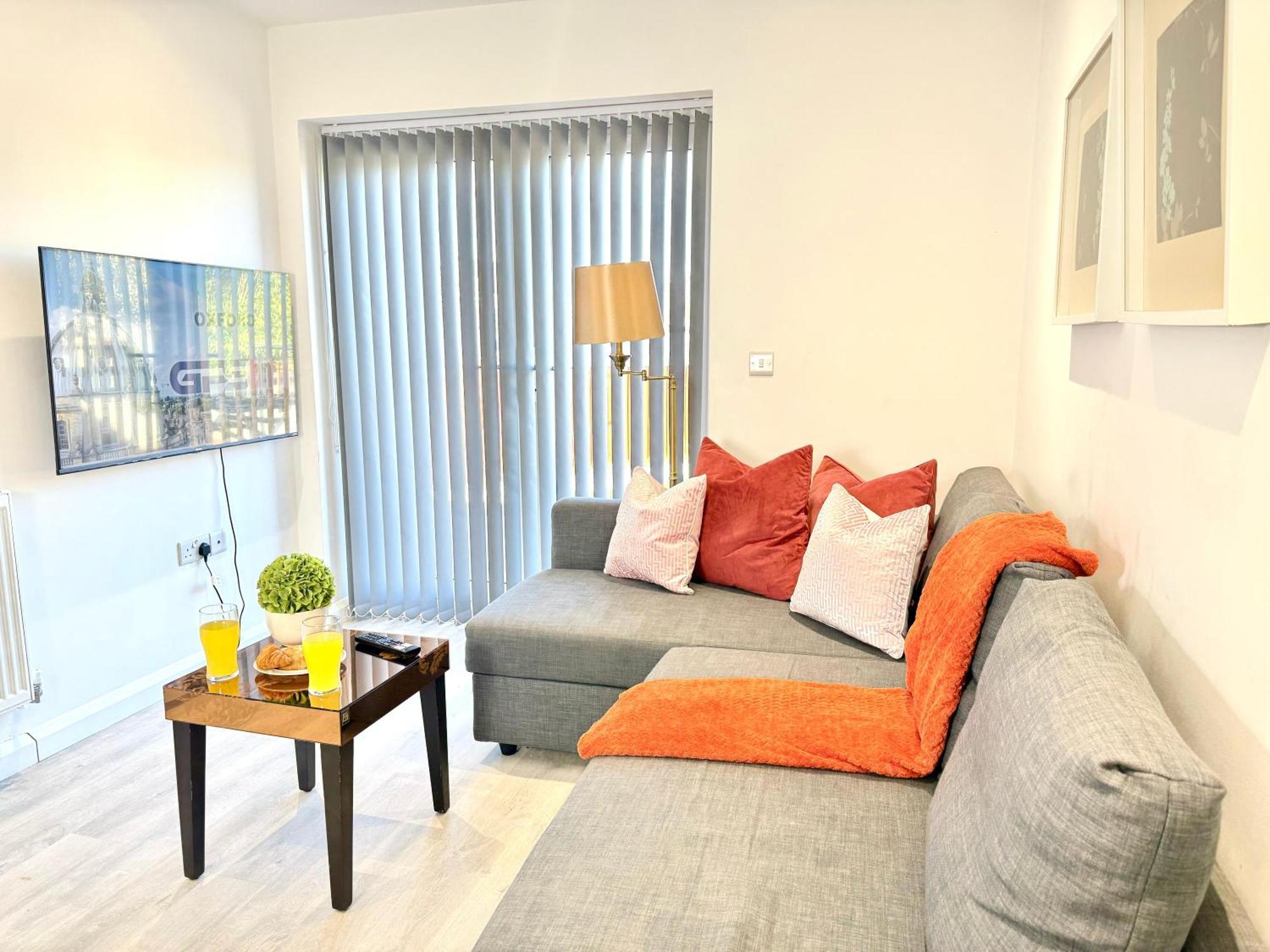 Hazel 1-Bedroom Cousy Flat, Parking, Wifi, Prime Location, Close To Blenheim Palace & Oxford Kidlington Exterior foto