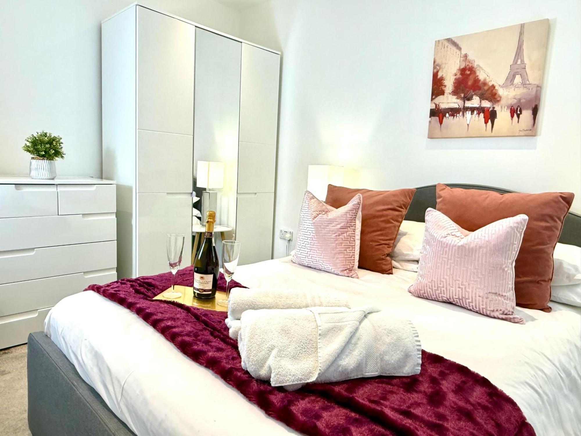 Hazel 1-Bedroom Cousy Flat, Parking, Wifi, Prime Location, Close To Blenheim Palace & Oxford Kidlington Exterior foto