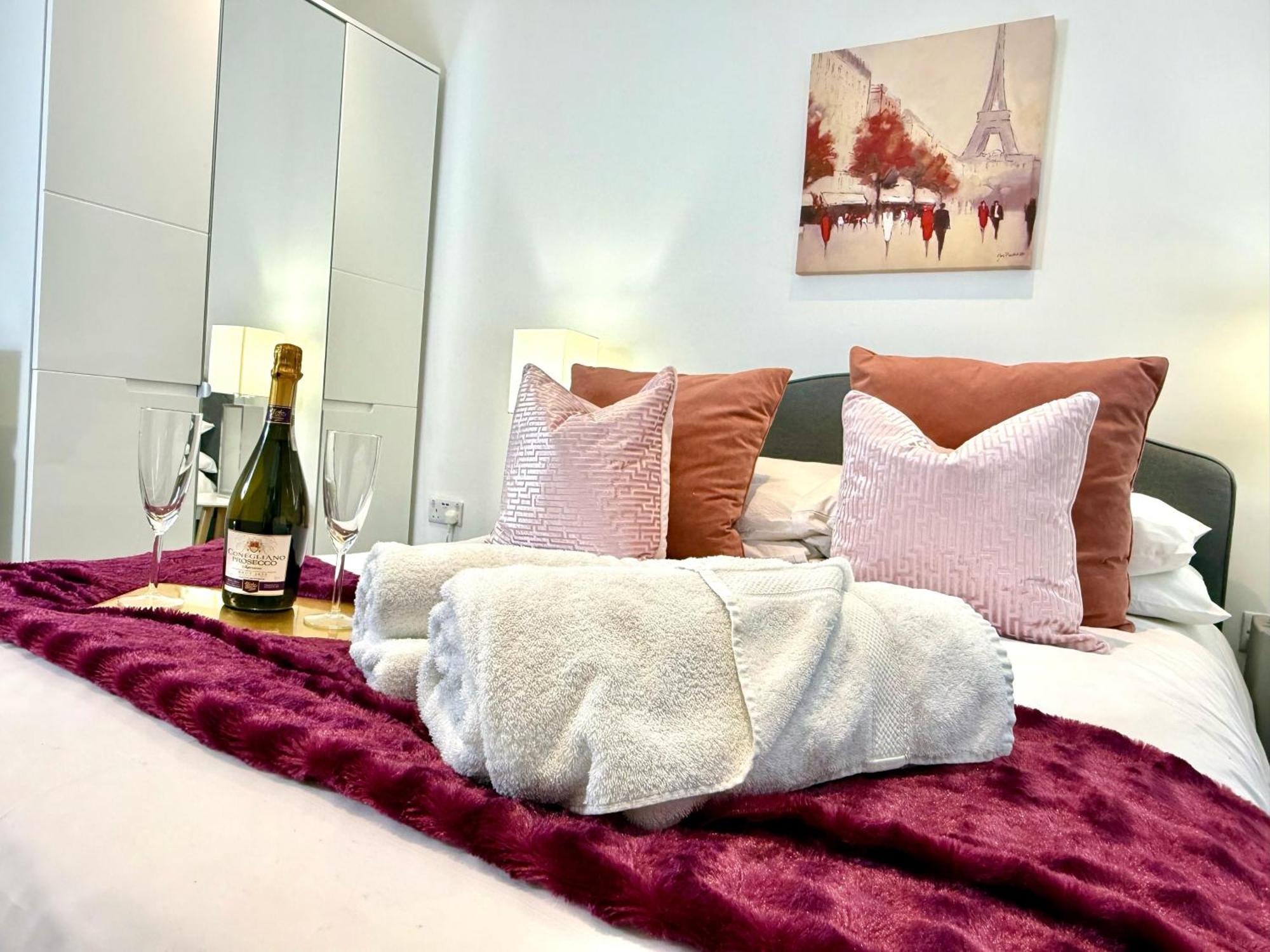 Hazel 1-Bedroom Cousy Flat, Parking, Wifi, Prime Location, Close To Blenheim Palace & Oxford Kidlington Exterior foto